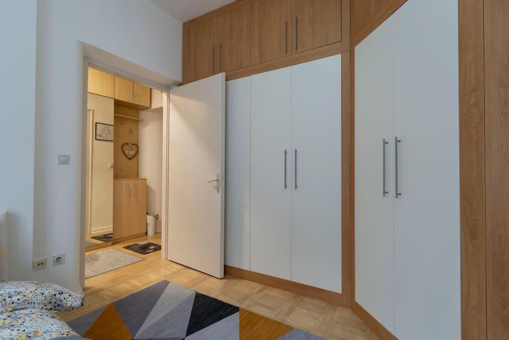 Train 23 Apartment Белград Екстериор снимка